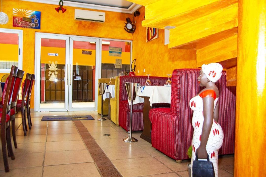 Cypa Hotel Abidjan Exterior foto